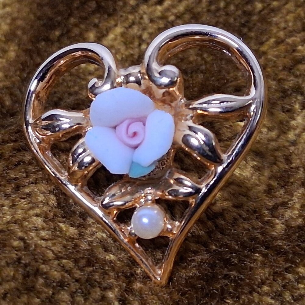 Vintage Earrings Pierced Gold Tone Heart Pink Rose Faux Pearl Love - Picture 9 of 12